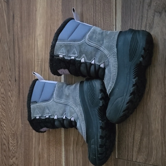 Girls North Face Boots Size 1 - Picture 3 of 6